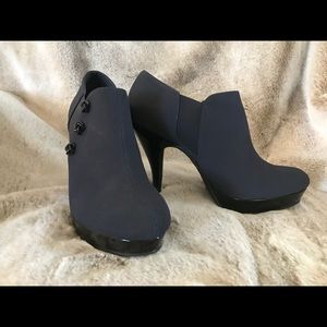 Kenneth Cole Unlisted navy blue booties size 8.5M